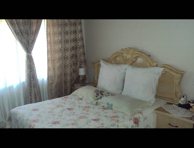 4 BEDROOM FREEHOLD FOR SALE IN KEMPTON PARK WEST
